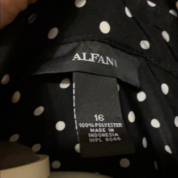 Dress - Picture 5 of 6